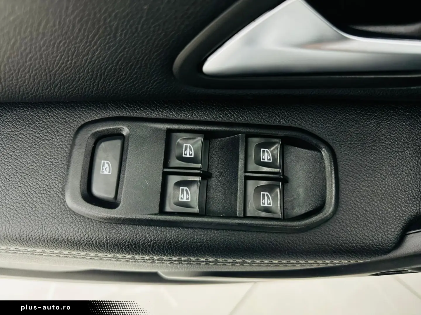 DACIA Duster 2018 — imagine 13