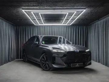BMW 740 d xDrive  M Sport Pro Iconic Glow Theater TV