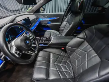 BMW 740 d xDrive  M Sport Pro Iconic Glow Theater TV