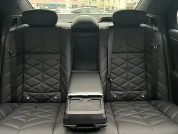 BMW 740d xDrive M Sport SkyPano