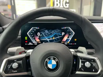 BMW 740d xDrive M Sport SkyPano