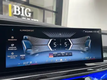 BMW 740d xDrive M Sport SkyPano