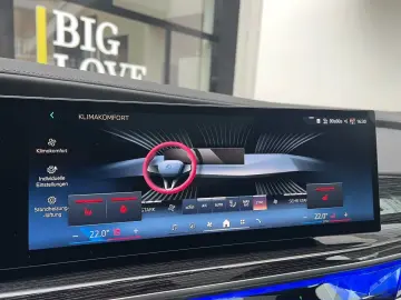 BMW 740d xDrive M Sport SkyPano