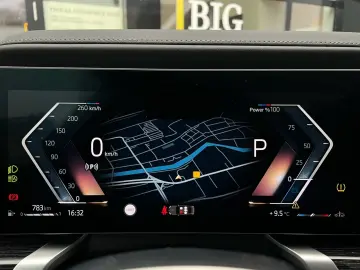 BMW 740d xDrive M Sport SkyPano