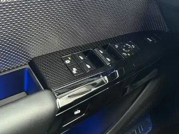 BMW 740d xDrive M Sport SkyPano