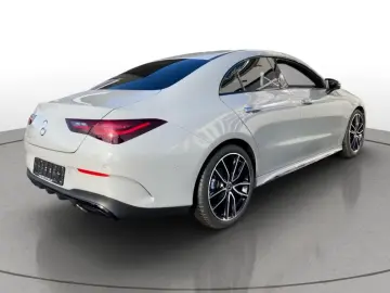 Mercedes-Benz CLA 180 AMG-Line Night DISTRONIC
