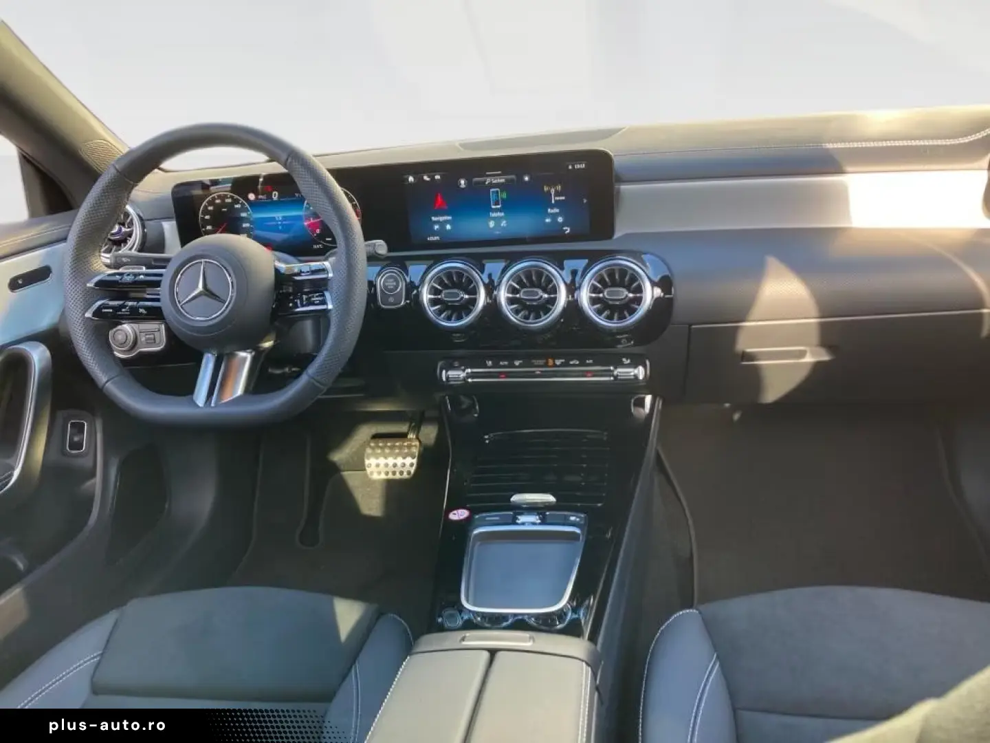 Mercedes-Benz CLA 180 AMG-Line Night DISTRONIC