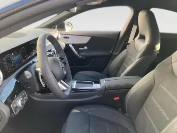 Mercedes-Benz CLA 180 AMG-Line Night DISTRONIC