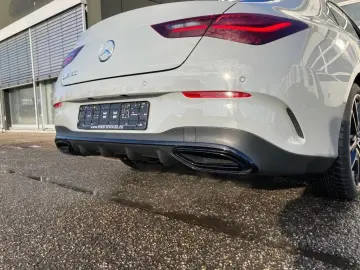 Mercedes-Benz CLA 180 AMG-Line Night DISTRONIC