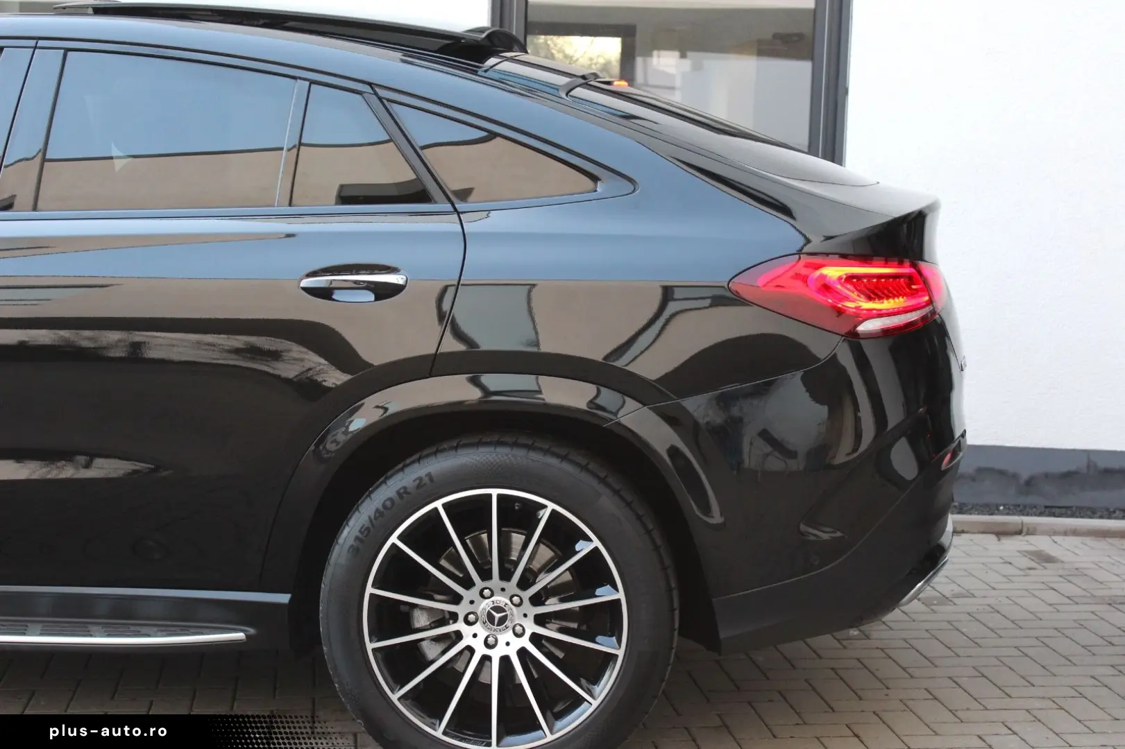 MERCEDES-BENZ GLE 400d 4M Coupe   PANO LUFT KEYLESS 21 ZOLL