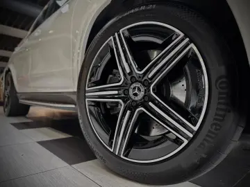 MERCEDES-BENZ GLE 580 4M AMG Pano HuD Sitzklima Garantie2029