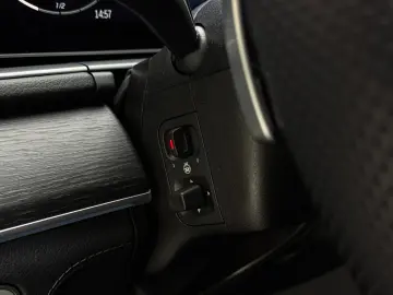 MERCEDES-BENZ GLE 580 4M AMG Pano HuD Sitzklima Garantie2029