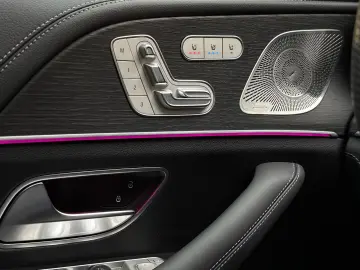 MERCEDES-BENZ GLE 580 4M AMG Pano HuD Sitzklima Garantie2029