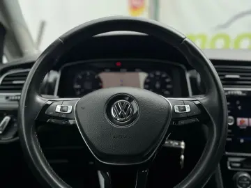 Volkswagen Golf VII