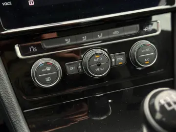 Volkswagen Golf VII