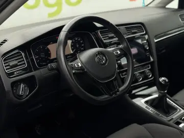 Volkswagen Golf VII