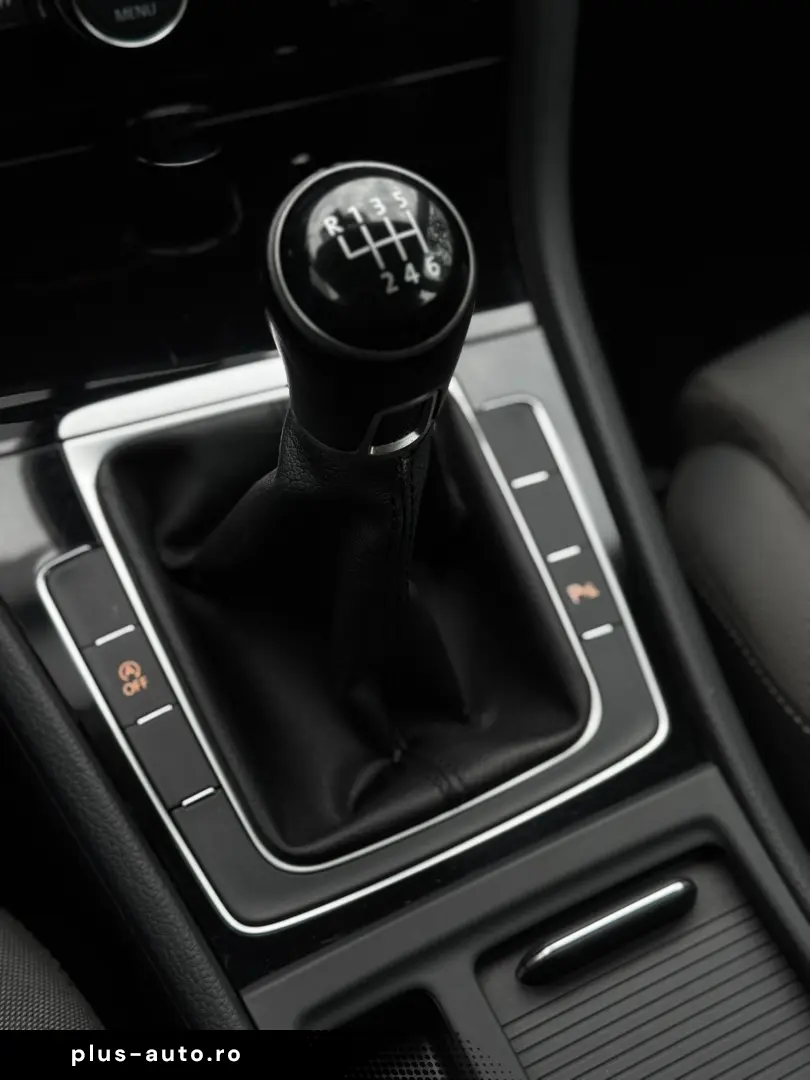 Volkswagen Golf VII