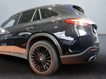MERCEDES-BENZ GLC 220d 4M AMG Night Memo Kam360 DigitalLight