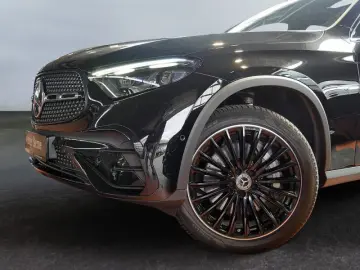 MERCEDES-BENZ GLC 220d 4M AMG Night Memo Kam360 DigitalLight