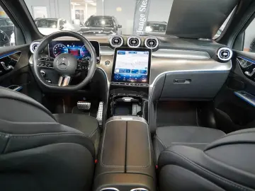 MERCEDES-BENZ GLC 220d 4M AMG Night Memo Kam360 DigitalLight