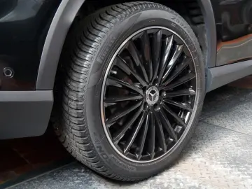 MERCEDES-BENZ GLC 220d 4M AMG Night Memo Kam360 DigitalLight