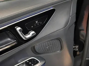 MERCEDES-BENZ GLC 220d 4M AMG Night Memo Kam360 DigitalLight