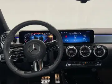 Mercedes-Benz CLA 200 AMG Night Special-Edition