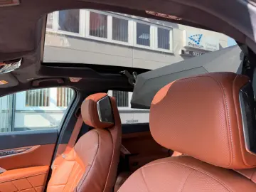 BMW M760 e xDrive individual Fond Entert NP195.000€