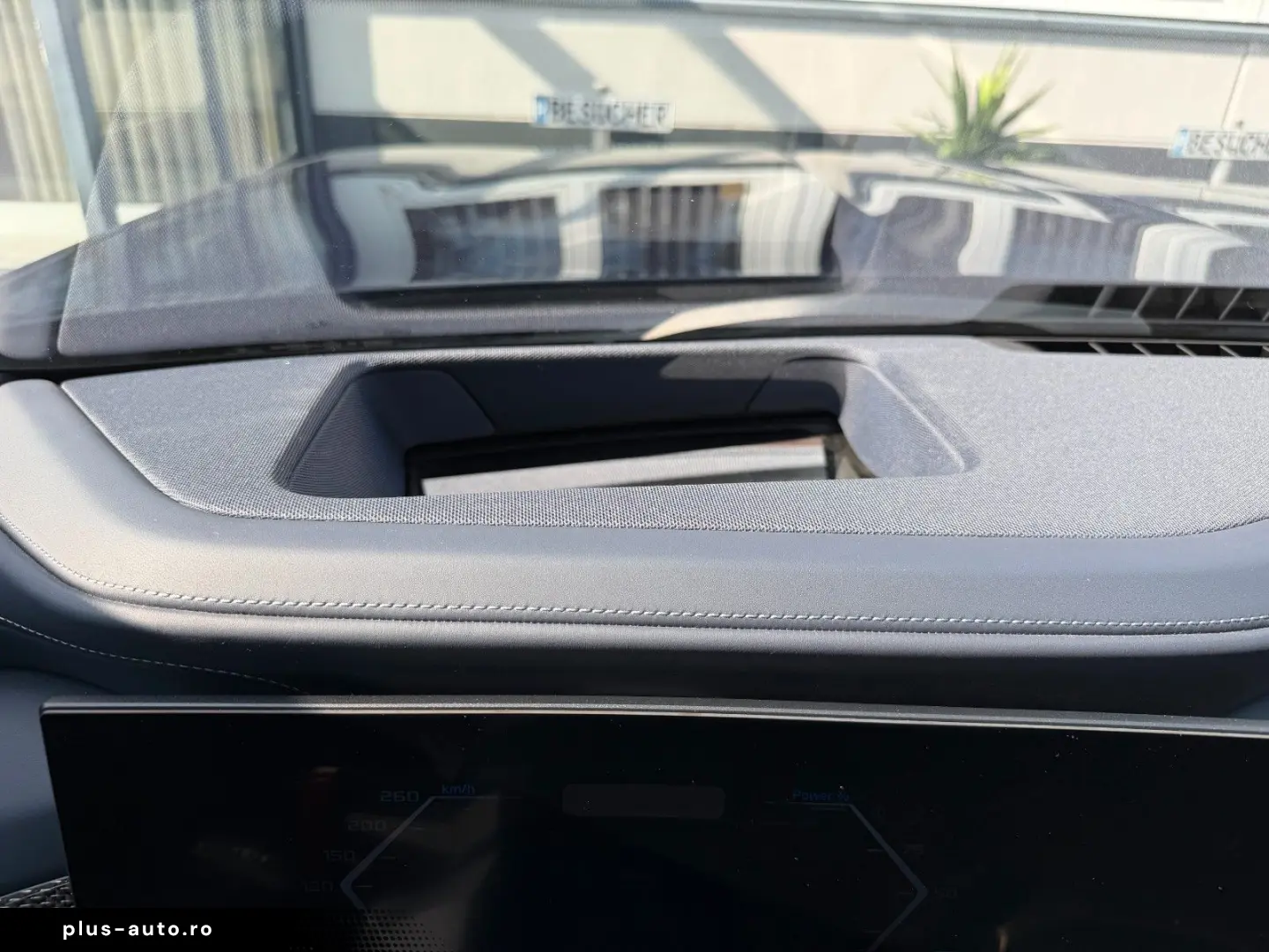 BMW M760 e xDrive individual Fond Entert NP195.000€