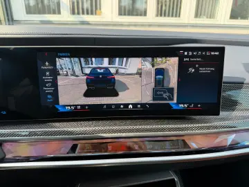 BMW M760 e xDrive individual Fond Entert NP195.000€