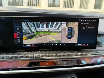 BMW M760 e xDrive individual Fond Entert NP195.000€