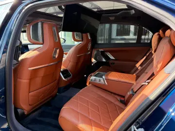 BMW M760 e xDrive individual Fond Entert NP195.000€