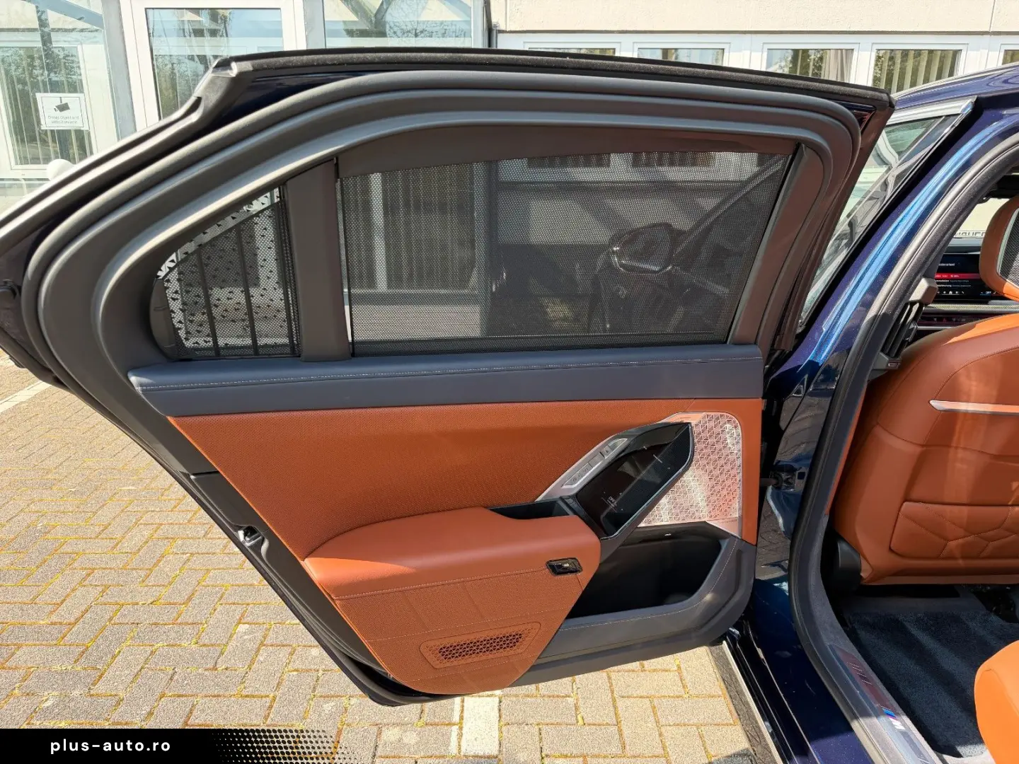 BMW M760 e xDrive individual Fond Entert NP195.000€