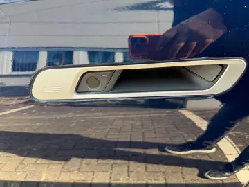 BMW M760 e xDrive individual Fond Entert NP195.000€