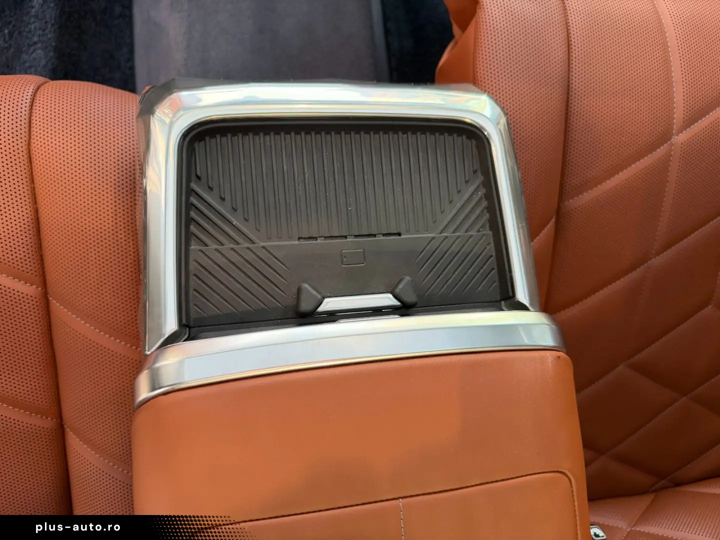 BMW M760 e xDrive individual Fond Entert NP195.000€