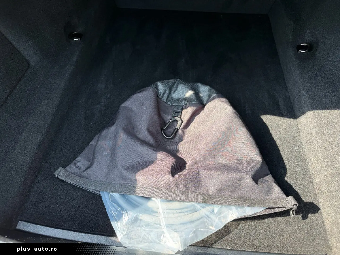 BMW M760 e xDrive individual Fond Entert NP195.000€