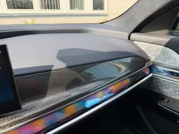 BMW M760 e xDrive individual Fond Entert NP195.000€