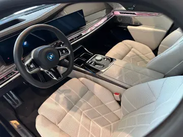 BMW M760 7 M760 e xDrive