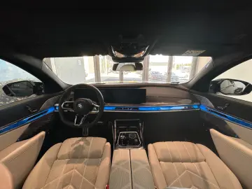 BMW M760 7 M760 e xDrive