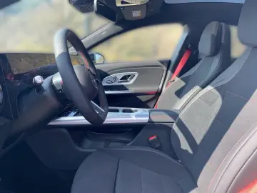 Mercedes-Benz CLA 180 AMG  PREMIUM SUPERSCREEN