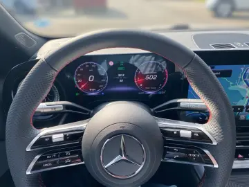 Mercedes-Benz CLA 180 AMG  PREMIUM SUPERSCREEN