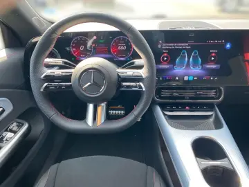 Mercedes-Benz CLA 180 AMG  PREMIUM SUPERSCREEN