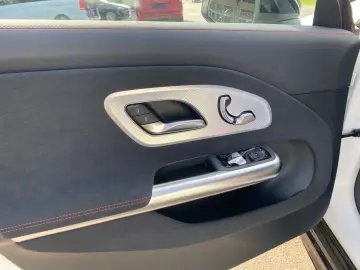 Mercedes-Benz CLA 180 AMG  PREMIUM SUPERSCREEN