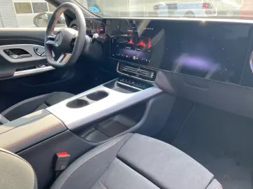 Mercedes-Benz CLA 180 AMG  PREMIUM SUPERSCREEN