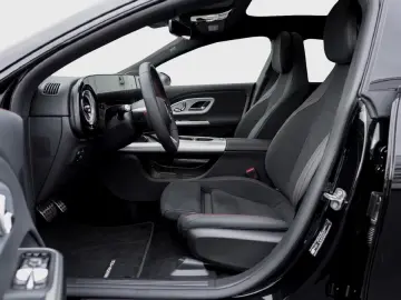 Mercedes-Benz CLA 200 AMG Night Superscreen Panorama