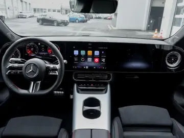 Mercedes-Benz CLA 200 AMG Night Superscreen Panorama