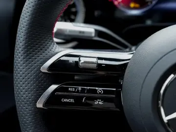 Mercedes-Benz CLA 200 AMG Night Superscreen Panorama