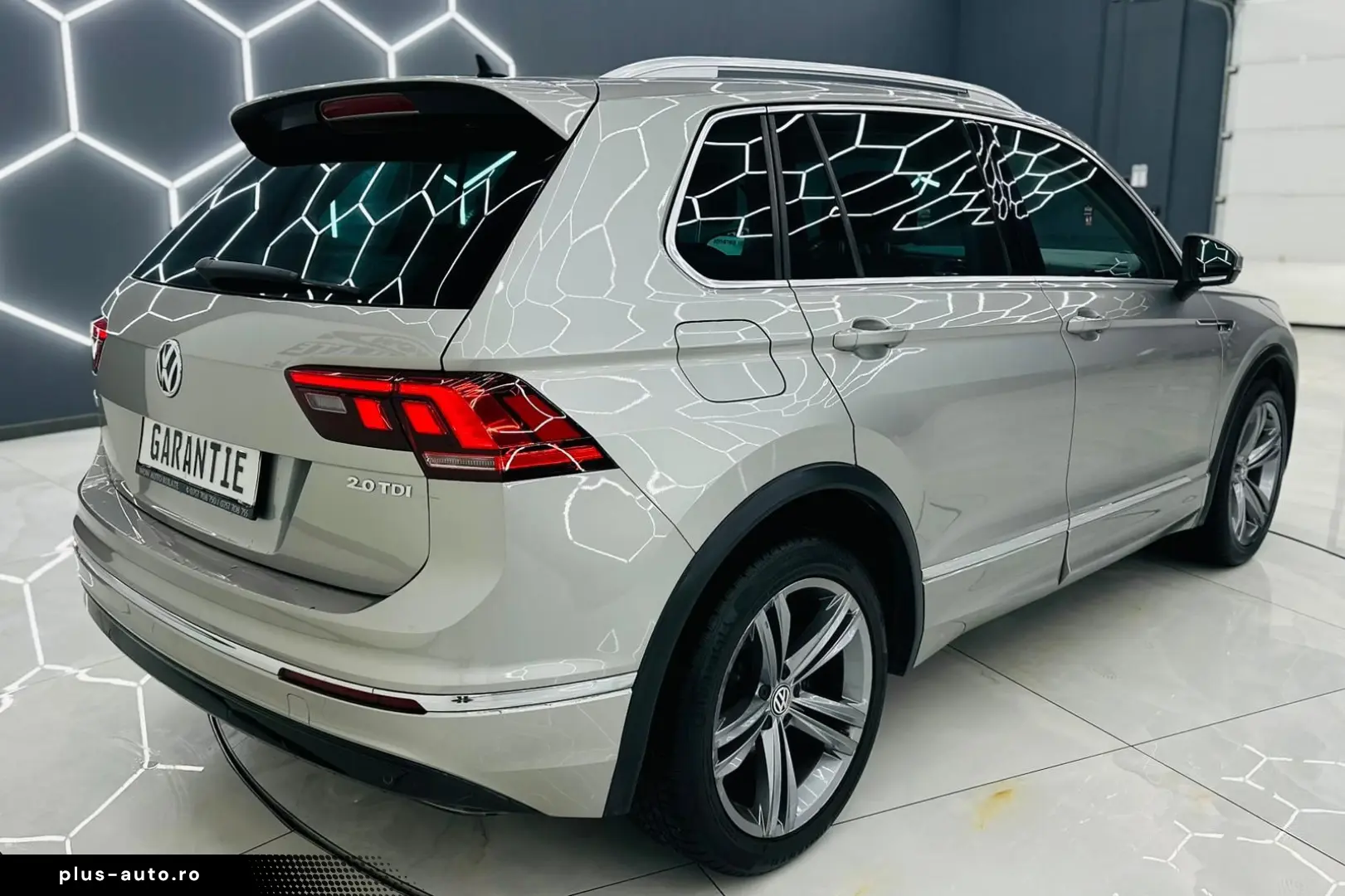 VOLKSWAGEN TIGUAN 2017 2.0D E6 R-Line Garantie 12 Luni Rate