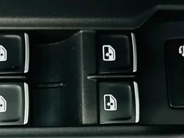 VOLKSWAGEN TIGUAN 2017 2.0D E6 R-Line Garantie 12 Luni Rate