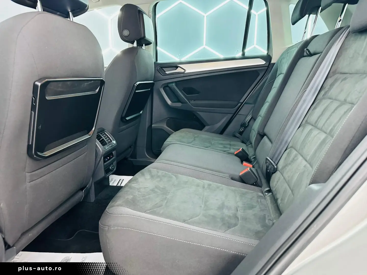 VOLKSWAGEN TIGUAN 2017 2.0D E6 R-Line Garantie 12 Luni Rate